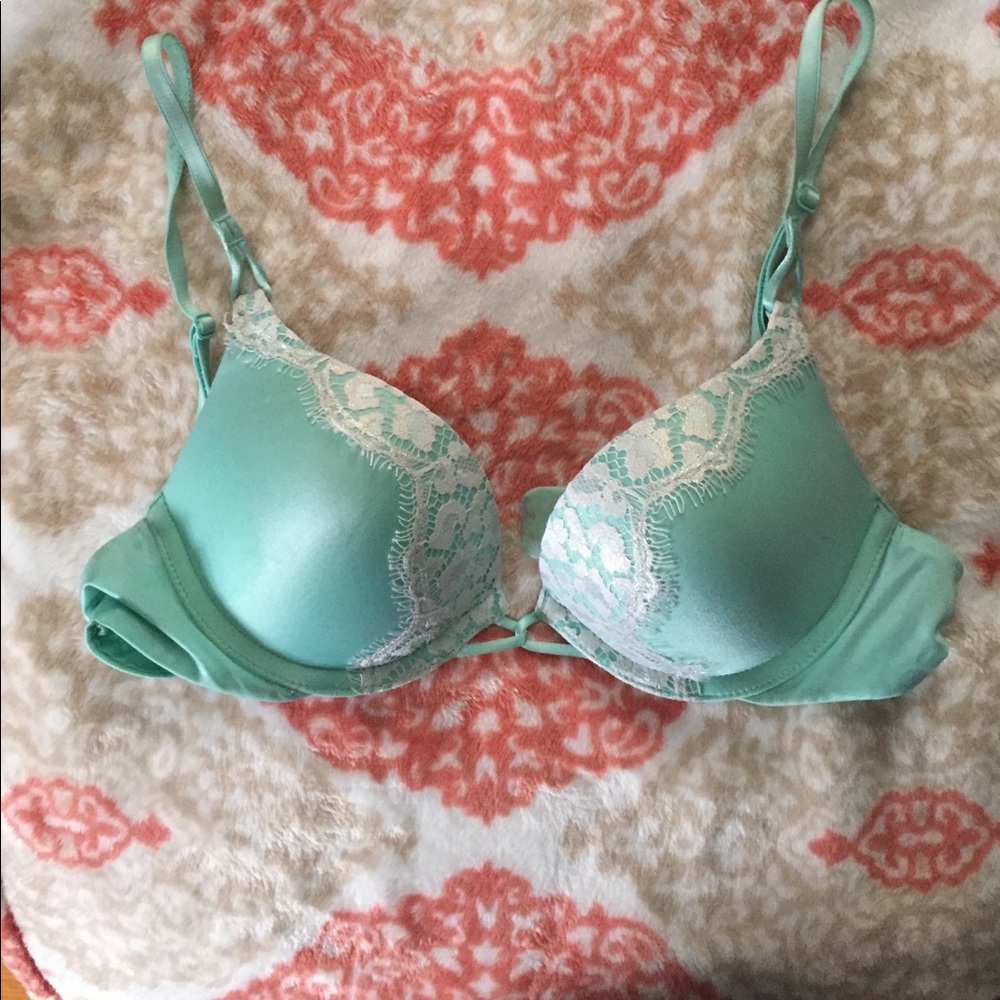 Victoria’s Secret Bombshell