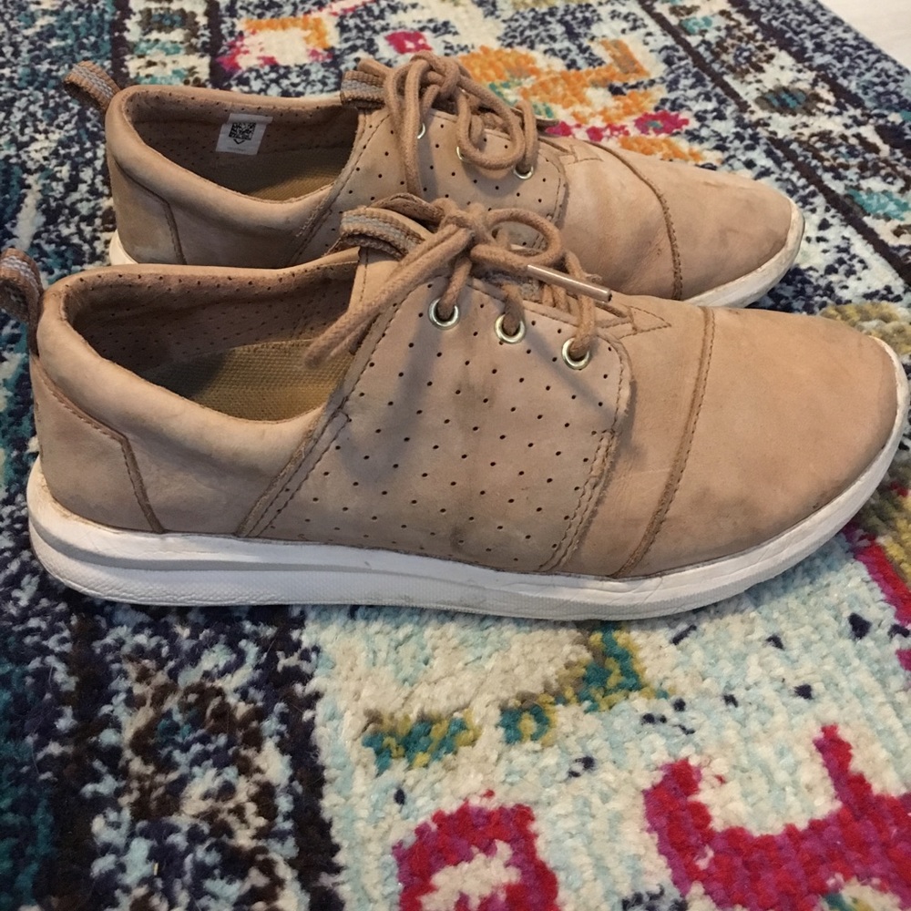 Toms sneakers