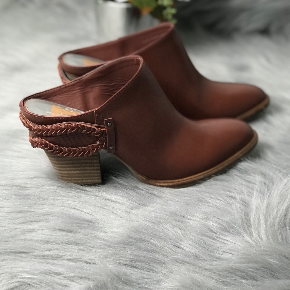 Dolce Vita Halsey Mule Bootie - Picture 4 of 8