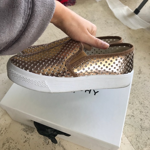 Golden espadrilles - Picture 2 of 2