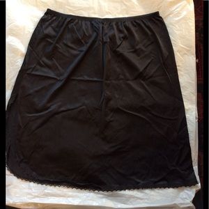 Vintage skirt slip with Lace👀