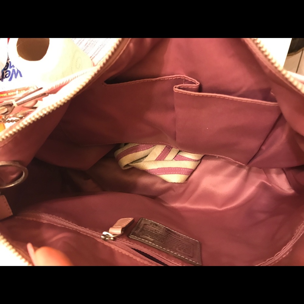 Coach Poppy - Picture 3 of 3
