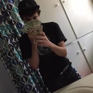 Meet your Posher, Devin