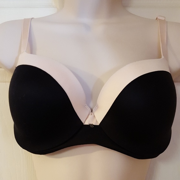 Victoria's Secret Fabulous Plunge Push Up Bra - Picture 1 of 5