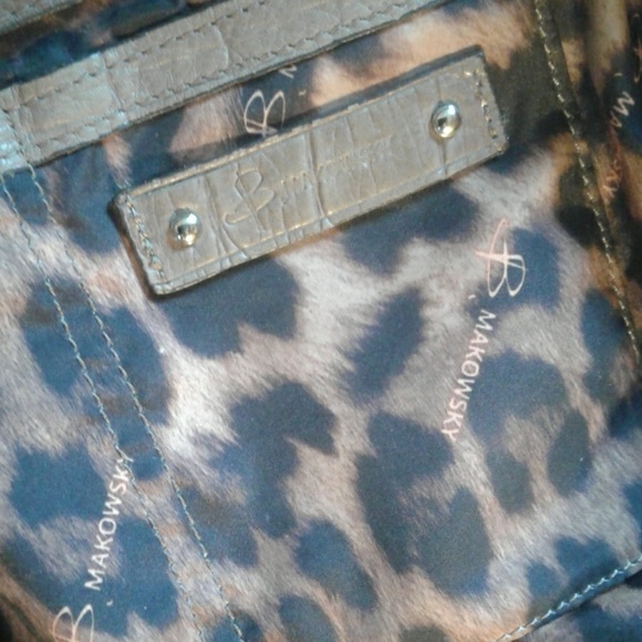 B Makowsky Leather Handbag - Picture 3 of 6