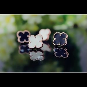 Alhambra 1 motif stud earring