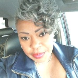 Meet your Posher, Latifat