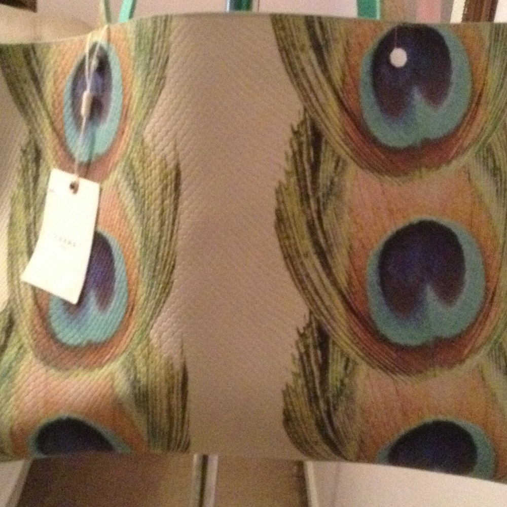 LUANA ITALY CARLYLE REVERSIBLE TOTE