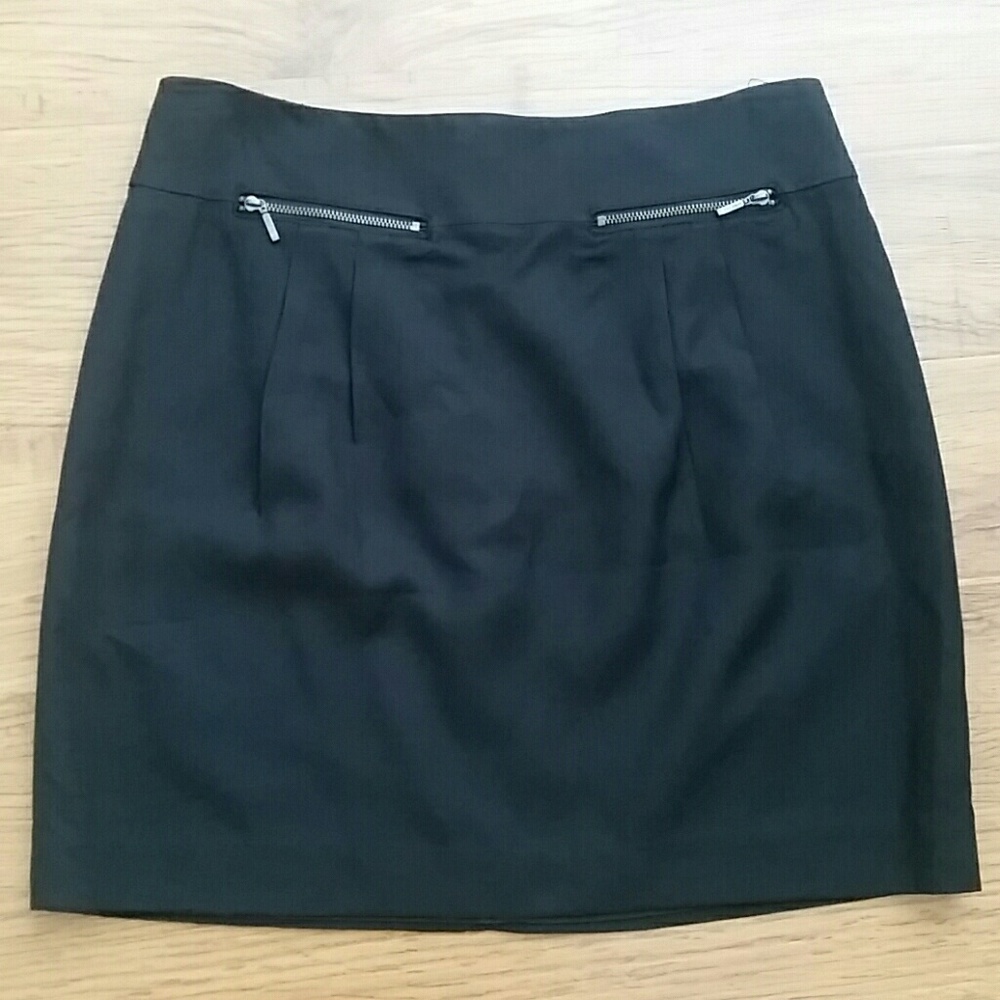 Loft Zip Pocket Skirt