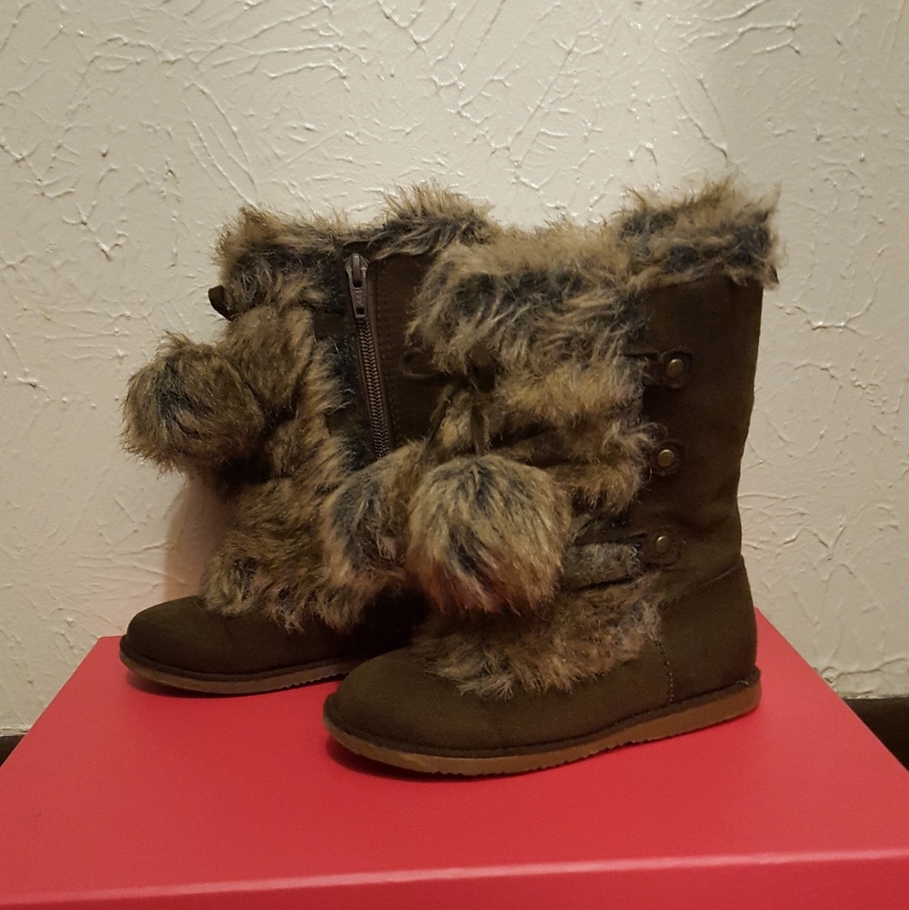 Kids Fuzzy Boots