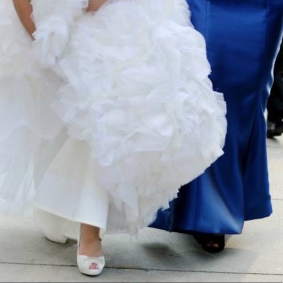 Badgley Mischka Julia White Shoes - Picture 8 of 8