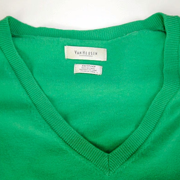 Van Heusen Kelly Green V Neck Sweater XS. - Picture 2 of 3