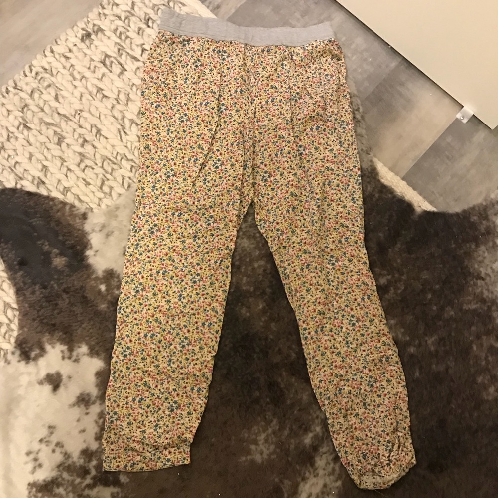 ZARA floral joggers + pockets
