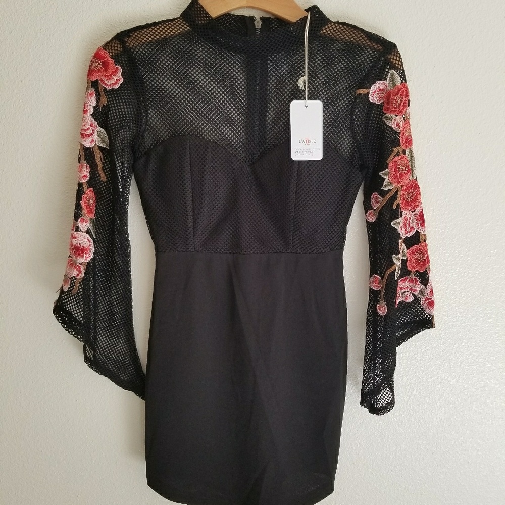 NWT* L'atiste Gorgeous Floral Embroidered Dress*