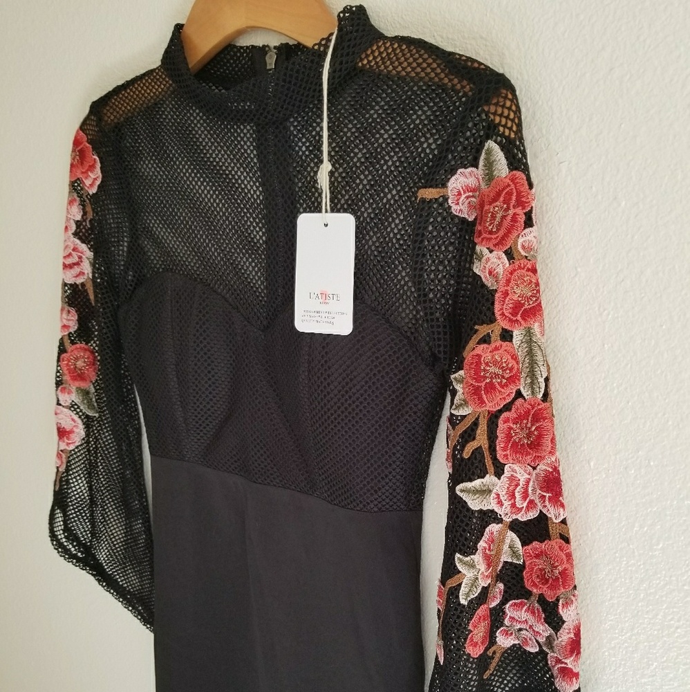 NWT* L'atiste Gorgeous Floral Embroidered Dress* - Picture 2 of 6