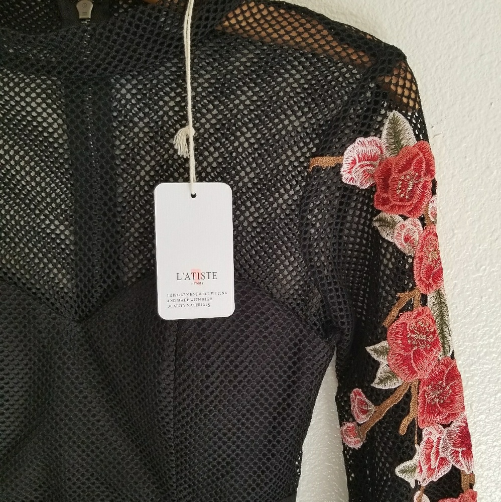 NWT* L'atiste Gorgeous Floral Embroidered Dress* - Picture 3 of 6