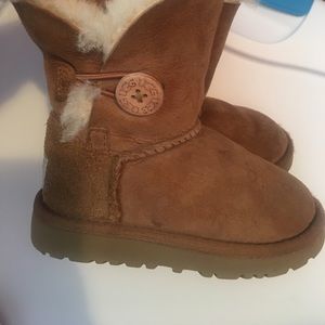 ✂️ Only Today ✂️ Toddler girl UGG boots 👢