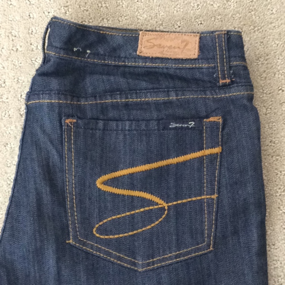 NWOT Seven 7 "Flare" Jean ladies in size 33