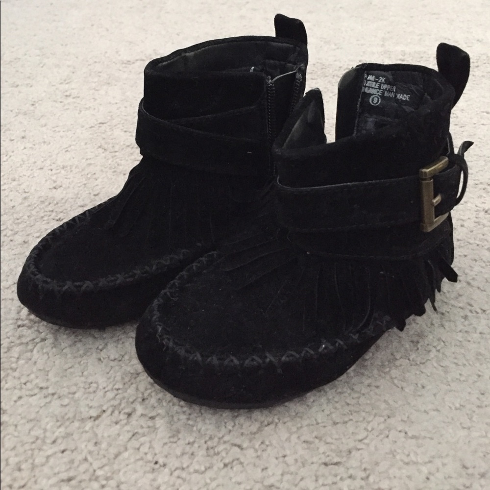 Black Chase & Chloe moccasin booties size 9