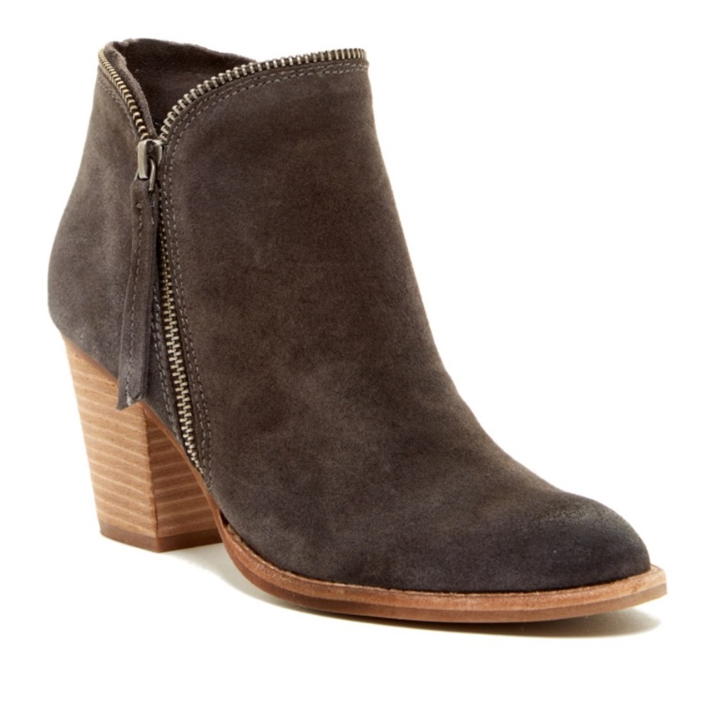 Boots - Picture 3 of 3
