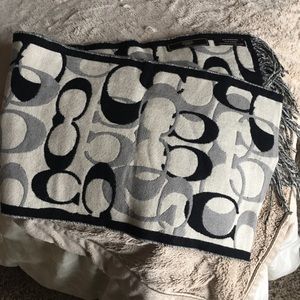 Coach signature wool scarf