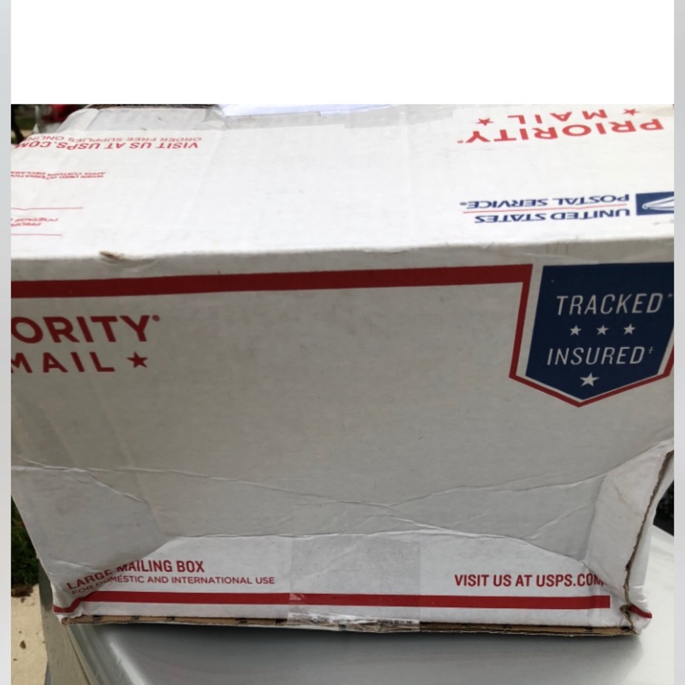 Usps damage the box 📦 and the bag inside..😡