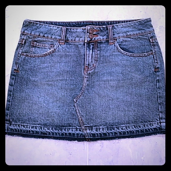 Dresses & Skirts - NWT Stretch Denim Mini Skirt