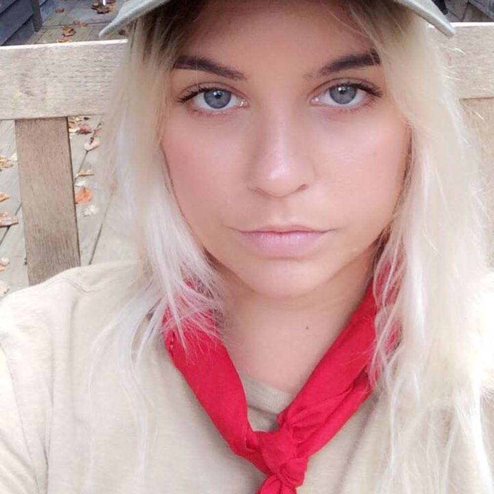 Meet your Posher, Samantha