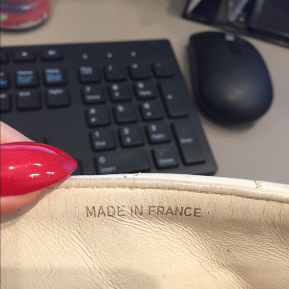 **SOLD** Vintage Auth Chanel Crescent Flap Bag - Picture 3 of 8