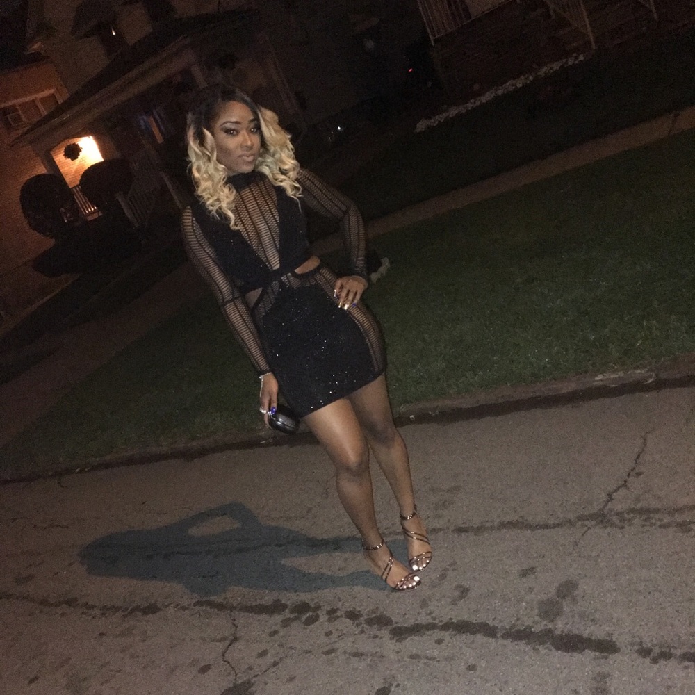Black embellished dress - Picture 3 of 6