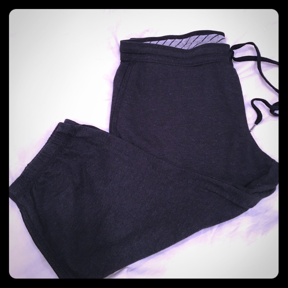 Nike Grey cropped sweats