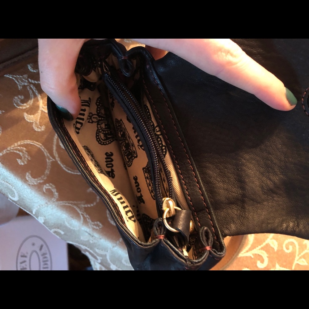 Juicy couture wristlet - Picture 3 of 4