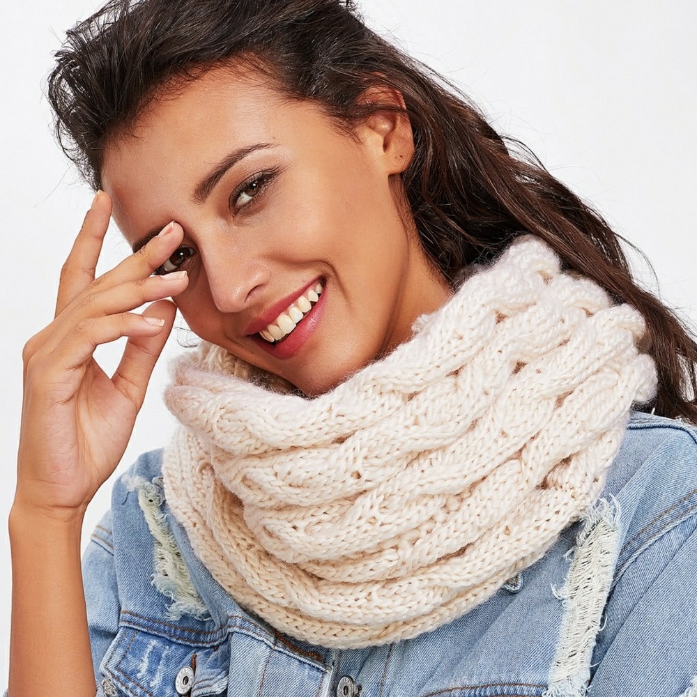 🌿CROCHET INFINITY SCARF! - Picture 2 of 4