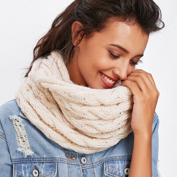 Accessories - 🌿CROCHET INFINITY SCARF!