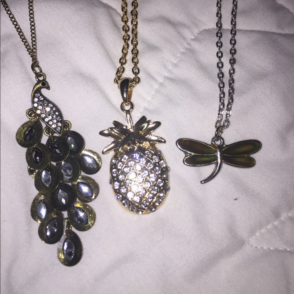 Beautiful necklace bundle ✨ - Picture 2 of 2