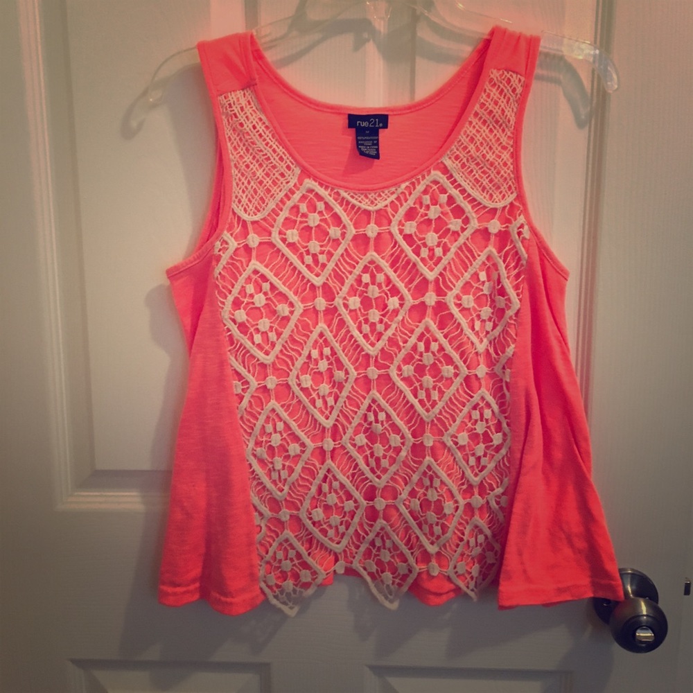 🔥Donating Soon🔥Rue 21 Peach Tank w/White Crochet
