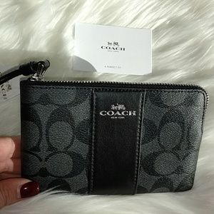 (COACH) NWT CORNER WRISTLET