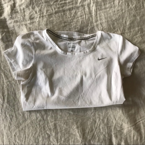 Nike did-fit workout top - Picture 2 of 2