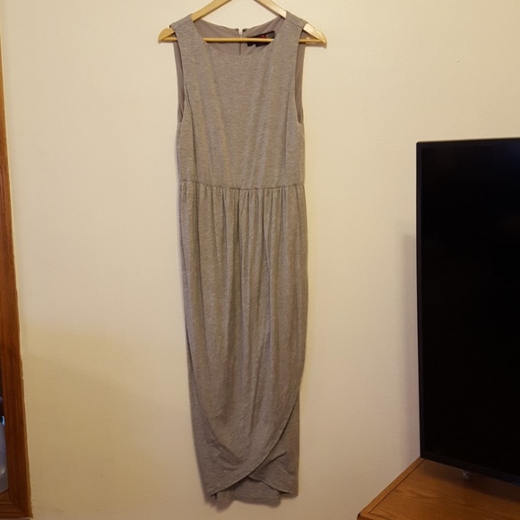 Alice + Olivia Dresses & Skirts - Alice + Olivia AIR soft gray maxi dress