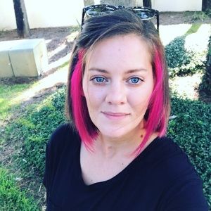 Meet your Posher, Nicole