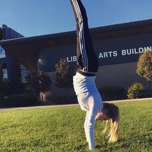 Meet your Posher, Abbey