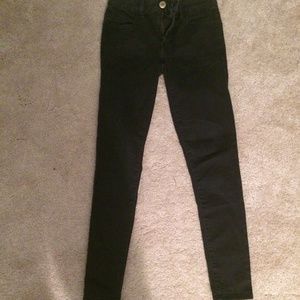 black american eagle skinny jeans