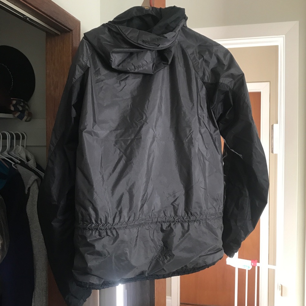 Mountain Hardware Jacket - Picture 2 of 4