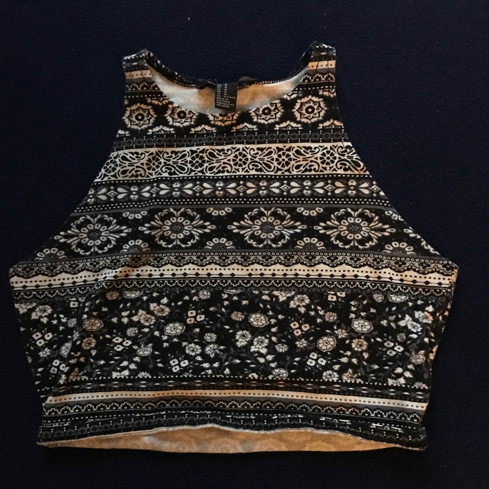 Basic floral crop top