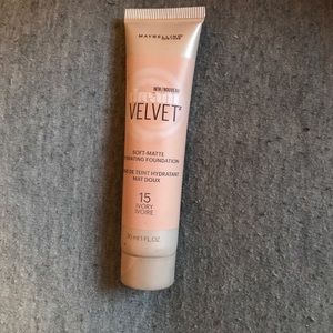 Dream velvet maybelline soft matte foundation
