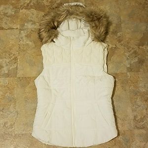 NWOT Aeropostale Vest w/ removable fur accent