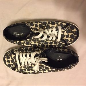 US 6.5 women's Coach shoes! Slightly slightly used