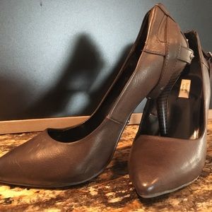 Vera Wang Pumps