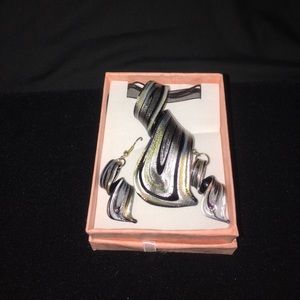 New Glass Necklace and Earring Set in Gift Box.