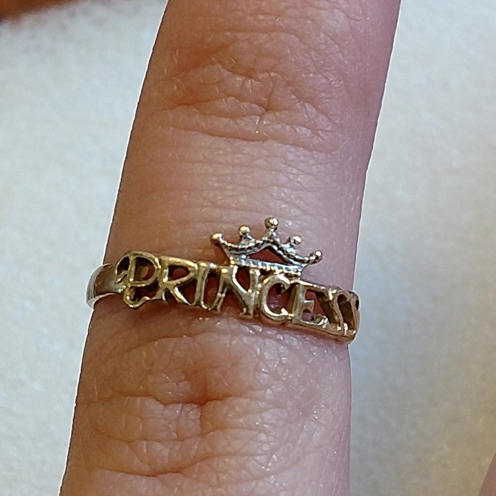 Gold "princess" pinkie ring